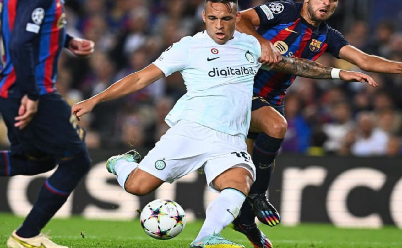 Gran partido de Lautaro Martínez en el Camp Nou