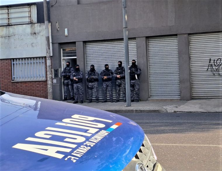 FOTO: Agentes del Grupo de Opereraciones Tácticas allanaron el taller.