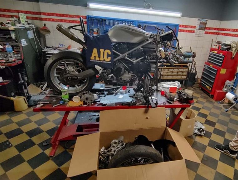 Recuperaron una moto robada al hermano de un gobernador en Rosario. 