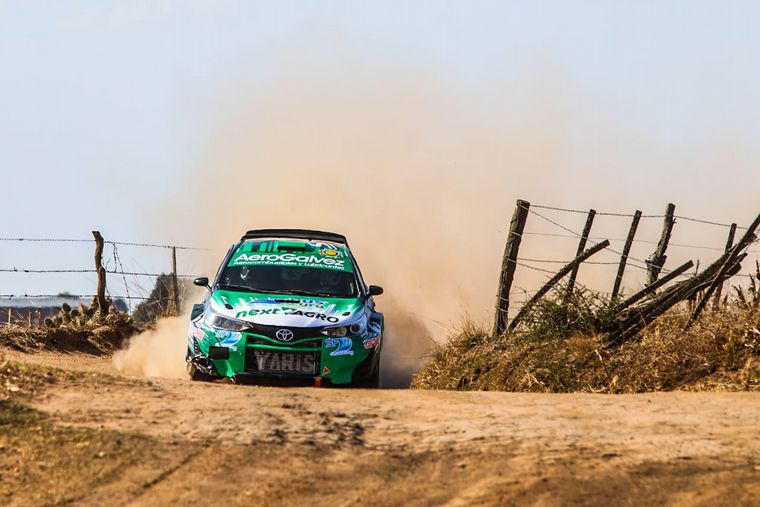 FOTO: Luis Arceluz/Clio, gana en Maxi Rally.