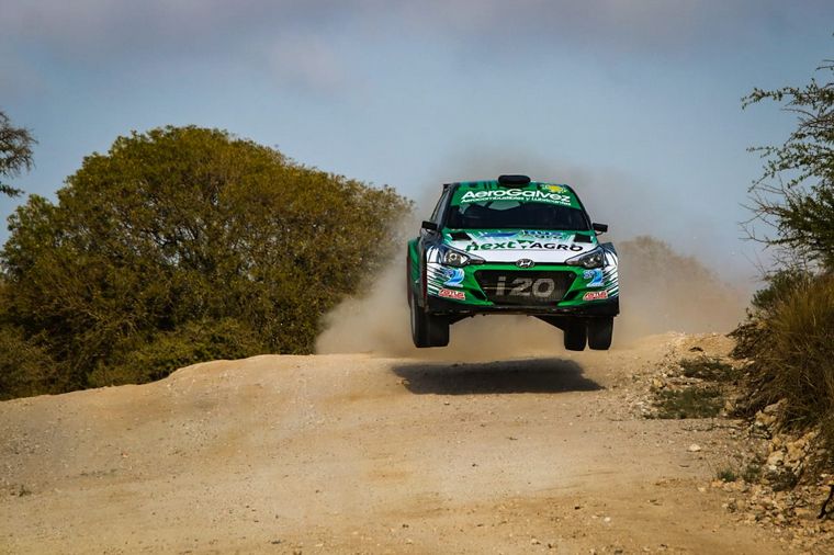 Santiago Baldo con el Hyundai R5 deleitó a los fanáticos en Río Tercero.