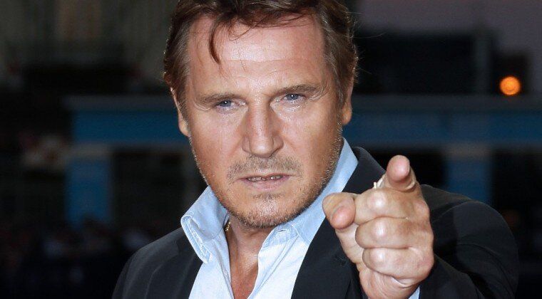 FOTO: Liam Neeson se cansó de disparar. Ahora tendrá que hacer reír.