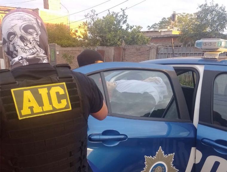 Detienen a una joven que repartió volantes con amenazas a fiscales de Rosario. 