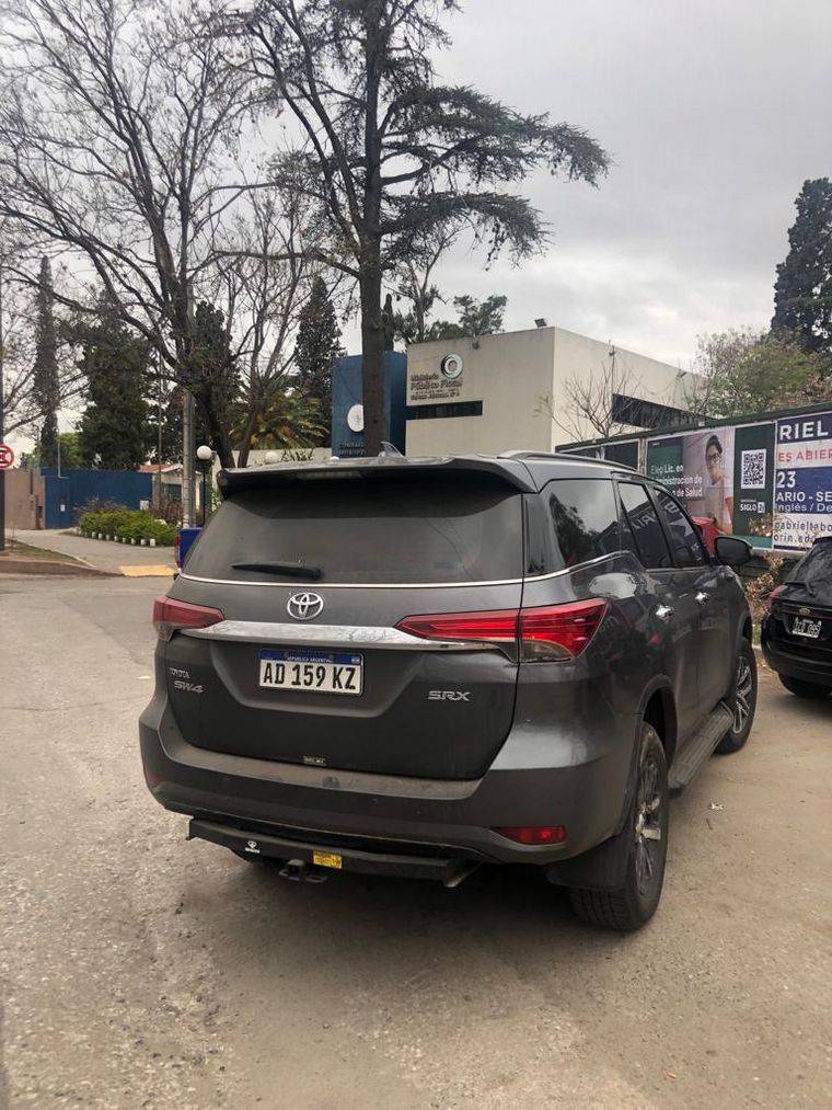 Camioneta que utiliza el ministro Julián López