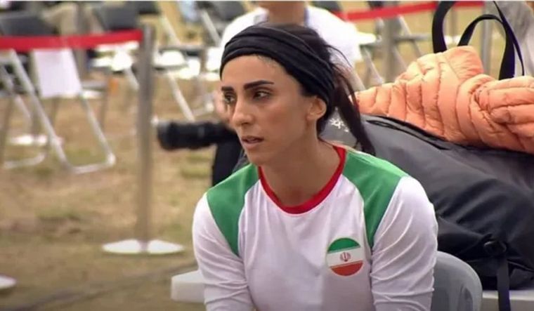 FOTO: Detuvieron en Teherán a la atleta iraní que compitió sin velo en Seúl