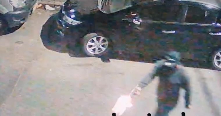 El conflicto inició con pedradas contra el comedor (Foto: Canal 9)