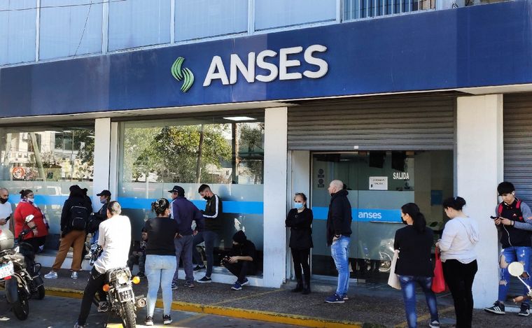 Más de 100 mil personas se anotaron online al beneficio.