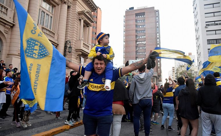 FOTO: Miles de hinchas de Boca celebraron el campeonato en el Obelisco.