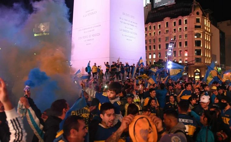 FOTO: Miles de hinchas de Boca celebraron el campeonato en el Obelisco.