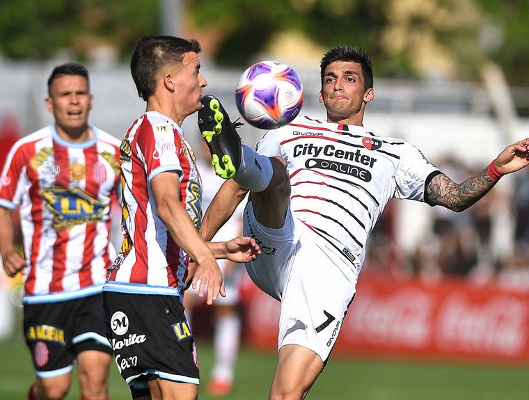 Newell's vs. Barracas Central por la fecha 27 de la Liga Profesional de Fútbol.