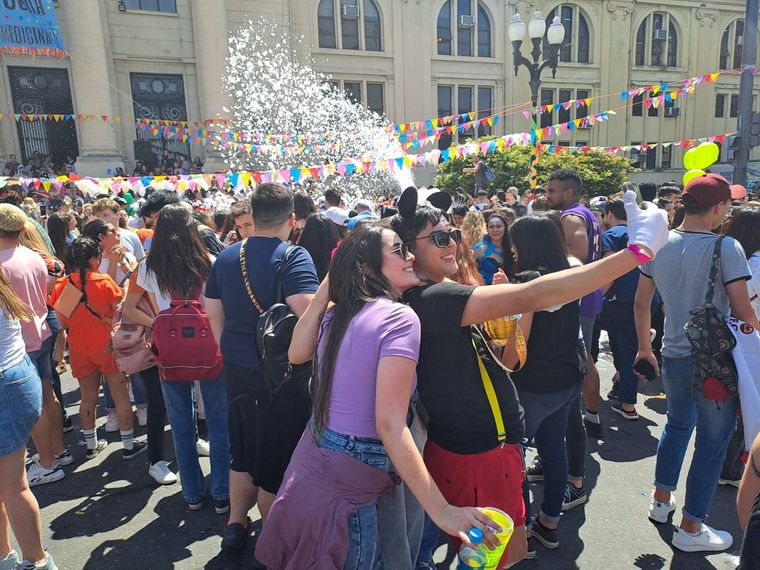 Estudiantes de Ciencias Médicas de UNR realizan la tradicional