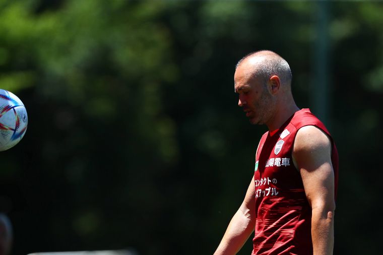 Iniesta admitió haber sufrido de graves problemas mentales. Foto:@andresiniesta8es