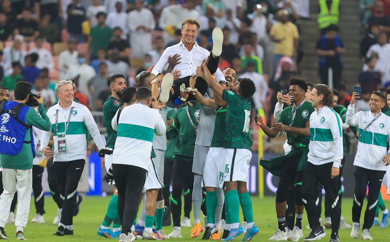 FOTO: Arabia Saudita debutará contra la Selección de Lionel Scaloni.