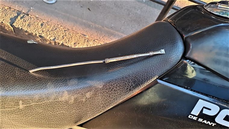 El curioso elemento que utilizó el ladrón para ingresar.