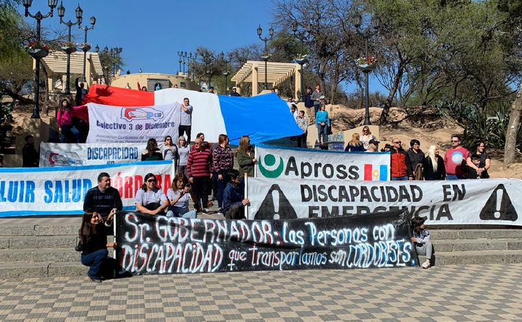 Los transportistas de discapacidad se movilizan (Foto: Colectivo 3 de diciembre)