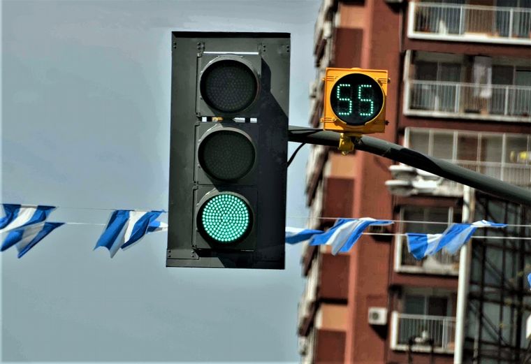 FOTO: Sumarán relojes de cuenta regresiva en semáforos de Rosario.