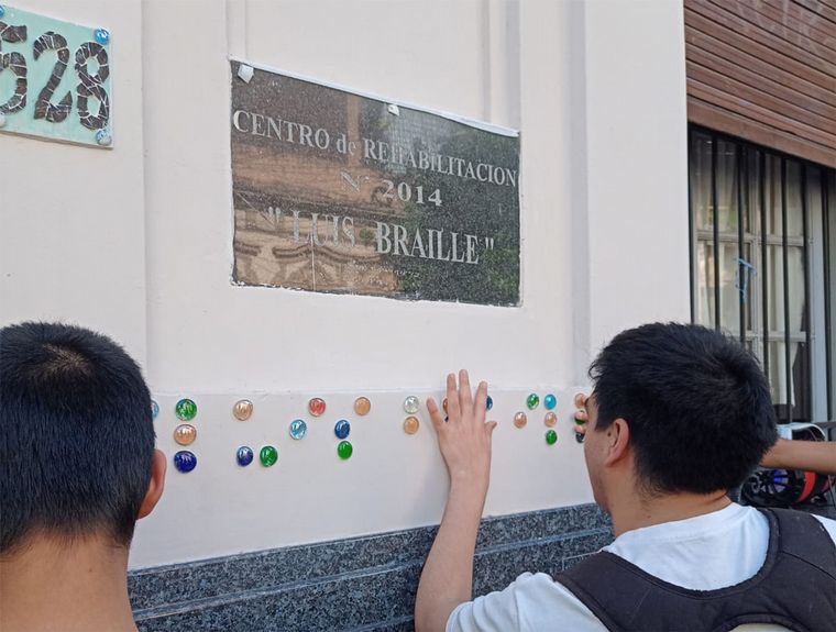FOTO: Rosario inauguró el primer mural en Braille para valorizar 