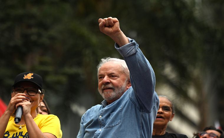 FOTO: Lula cerró su campaña con Mujica en San Pablo.