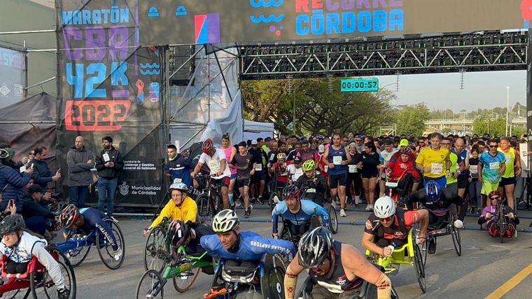 FOTO: Una nueva edición de la Maratón de Córdoba se vive en las calles de la ciudad.