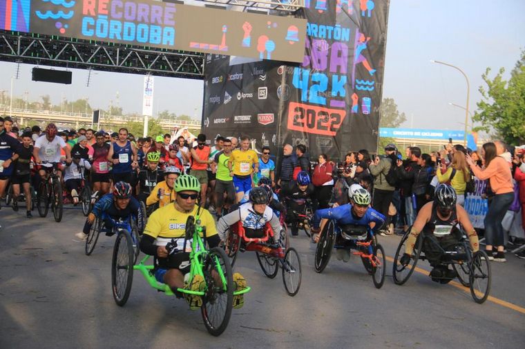 FOTO: Una nueva edición de la Maratón de Córdoba se vive en las calles de la ciudad.
