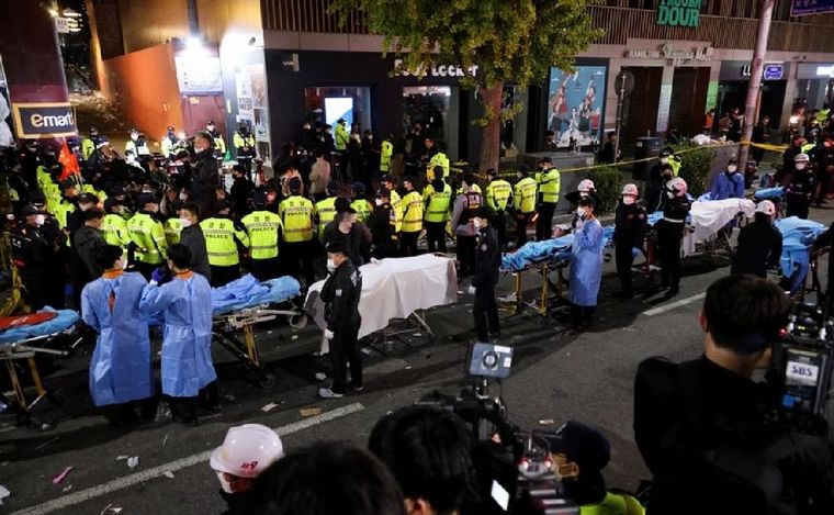FOTO: Asciende a 151 los muertos por la estampida en una fiesta en Seúl. (Foto: Reuters)