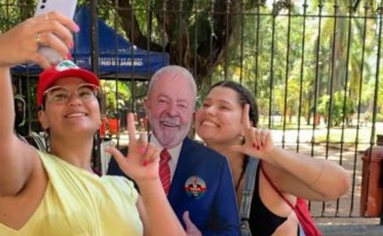 El balotaje entre Lula y Bolsonaro se respira en Río de Janeiro.