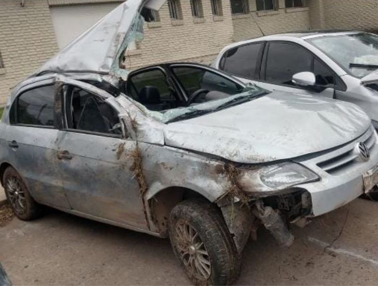 FOTO: El conductor, oriundo de la ciudad de Roldán, sufrió heridas leves. 