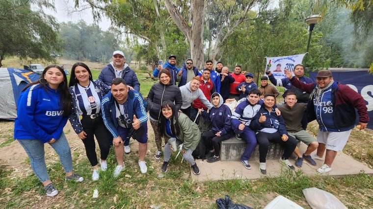 Una multitud de hinchas de Talleres copa Mendoza antes de la final.