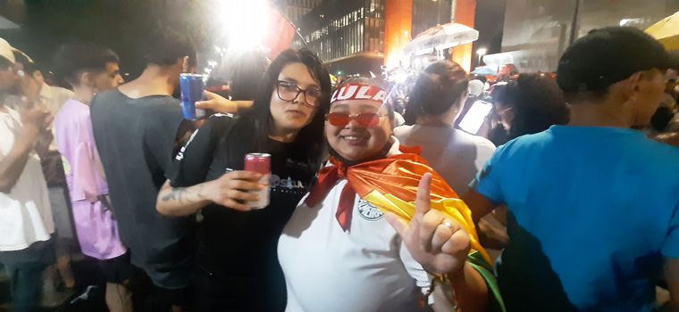 Festejos en San Pablo por el triunfo de Lula en el balotaje en Brasil.