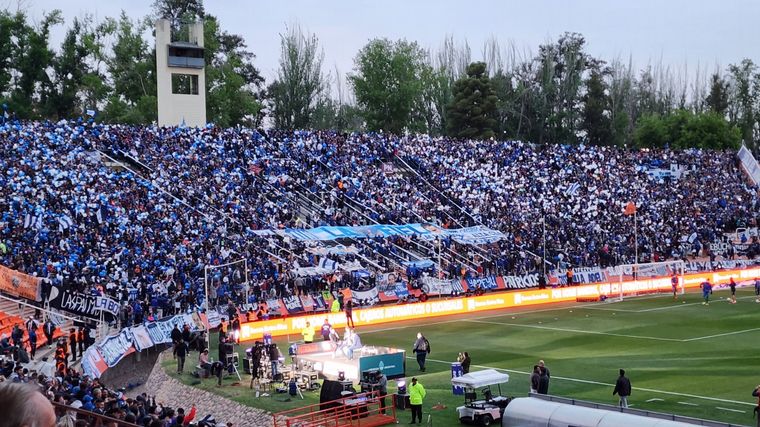 Fidelidad colosal: unos 30 mil hinchas viajaron a Mendoza a alentar a Talleres - Talleres - Deportes - Cadena 3 Argentina