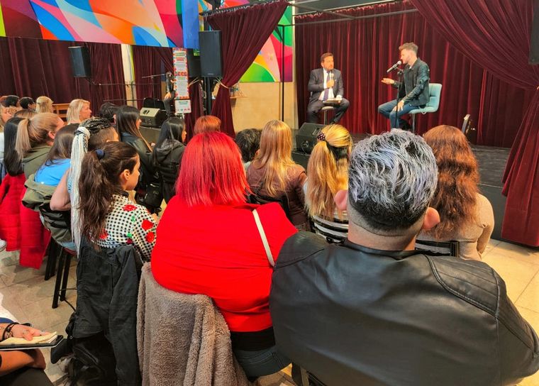 El público disfrutó de un momento único junto a su artista preferido y Alberto Lotuf.