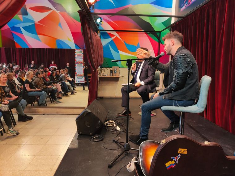 En la Academia del Broadway fans de Axel en otro ciclo de “Entrevistas Cantadas”.