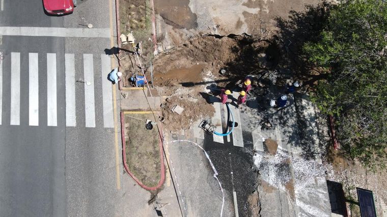 Un caño de agua roto generó un 