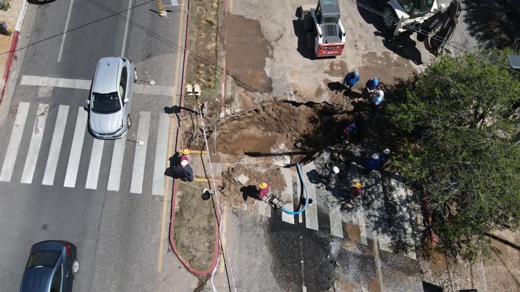 Un caño de agua roto generó un 