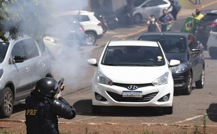 Tensión: bloqueo de rutas brasileñas tras el triunfo de Lula.