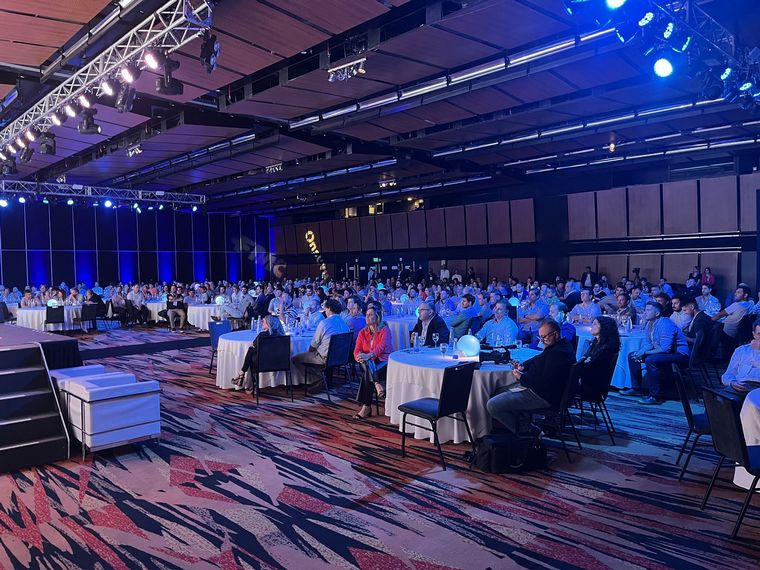 Excelente marco para la presentación de Onsuva