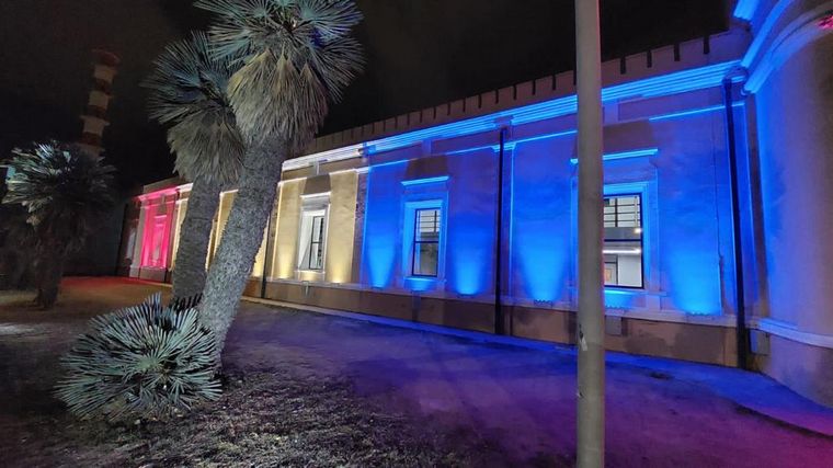 La Ciudad de las Artes luce una nueva iluminación ornamental