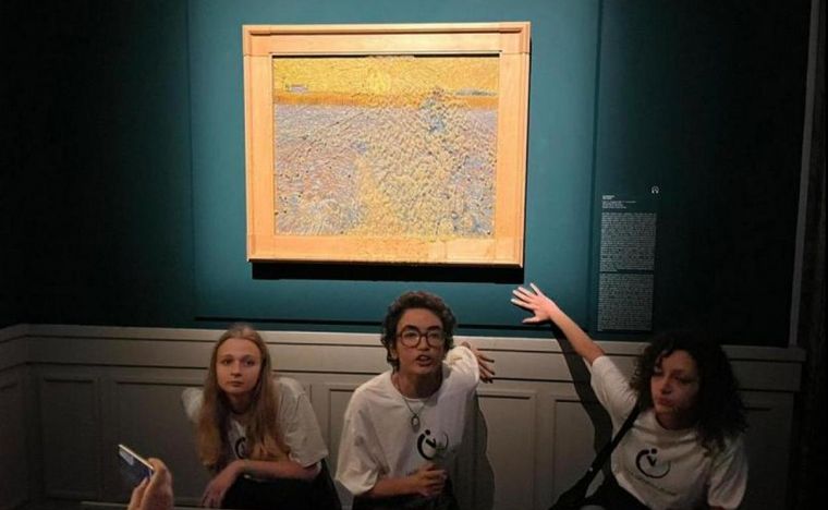 FOTO: Otra obra de Van Gogh vandalizada por activistas del clima