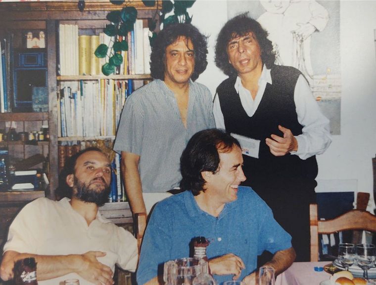 FOTO: Dolina junto a Serrat,Caloi y Fontanarrosa, momentos que 