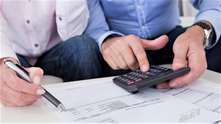 El impuesto a las ganancias y un debate sobre quiénes deben pagarlo.