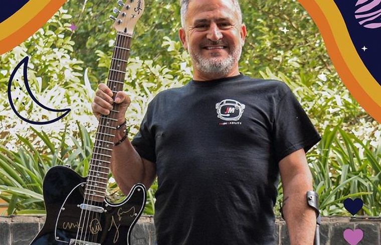 La guitarra de Coldplay que sorteará la Fundación Jean Maggi (Foto: @jeanmaggiok)