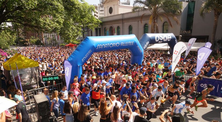FOTO: Miles de Cordobeses corrieron la exitosa Maratón Allende 2022