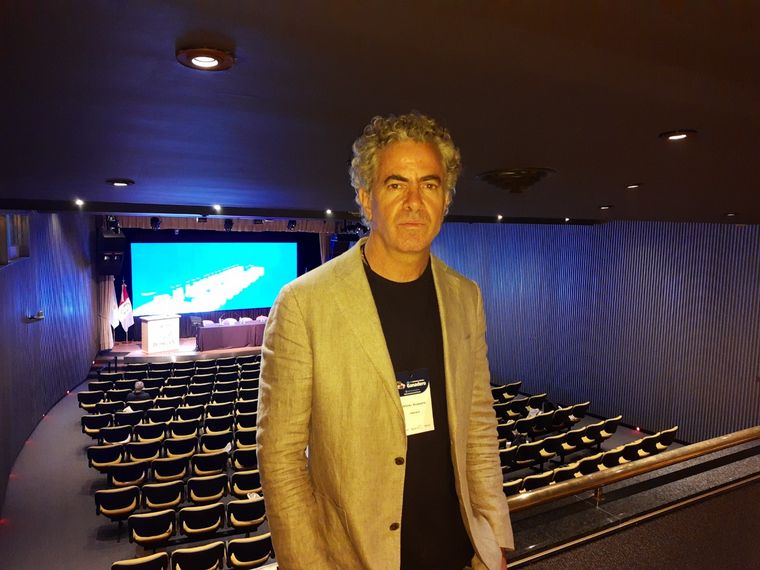 Escéptico. Monasterio resaltó las características del difícil momento.