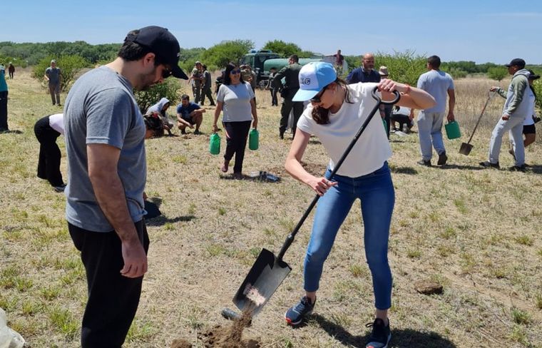Plantaron 3 mil quebrachos blancos en Colonia Caroya