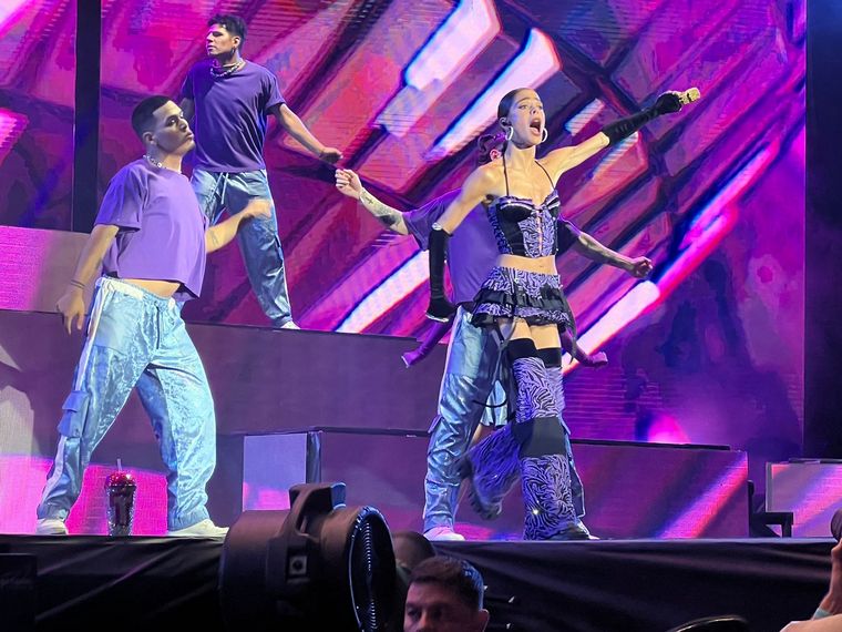 FOTO: Tini Stoessel, en su show en Córdoba en el estadio Kempes. 