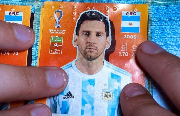 Un niño de Venezuela adaptó el álbum de figuritas al braille (Foto: @sebasfiloramo)