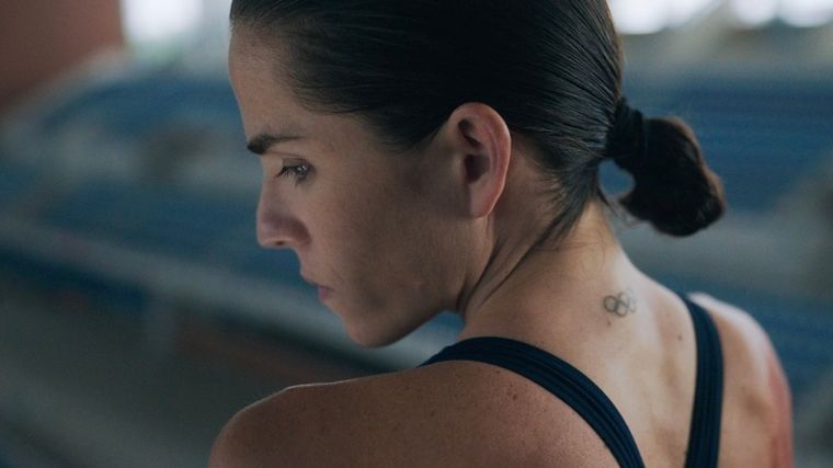 Karla Souza se pone en la piel de una clavadista olímpica en