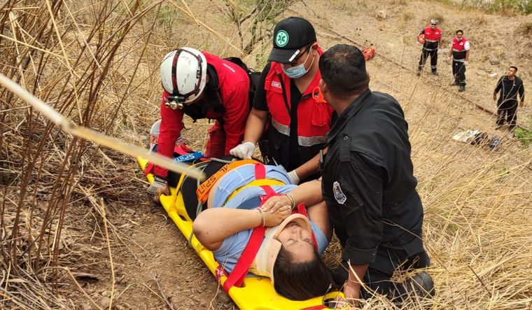 FOTO: La turista cayó 30 metros desde el Mirador del León (Foto: Somos Jujuy)