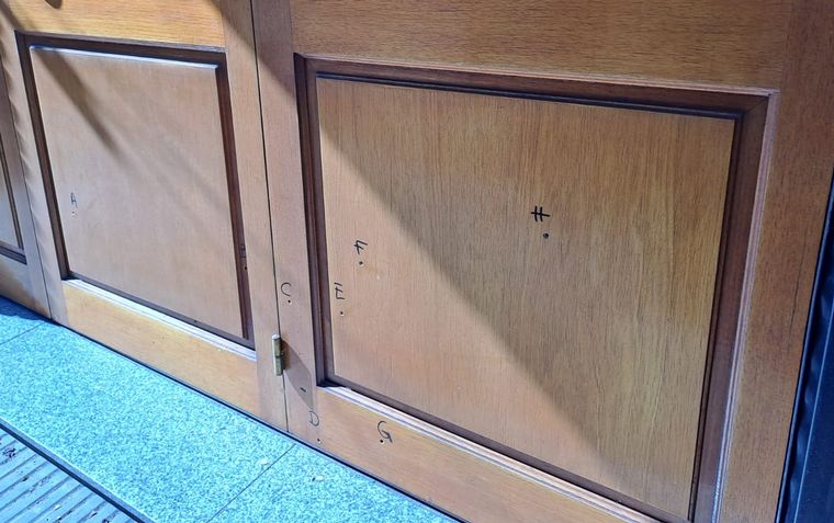 La vivienda recibió un total de 12 balazos.