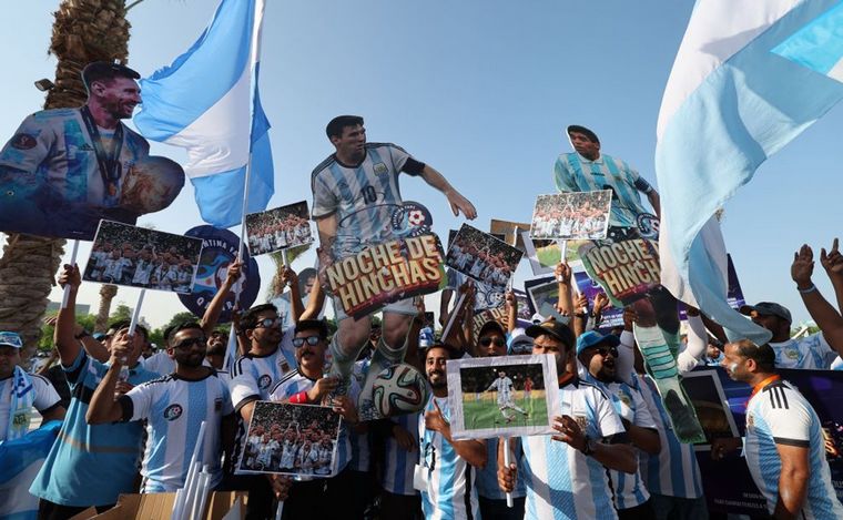 FOTO: Tres libros para palpitar el Mundial de Qatar